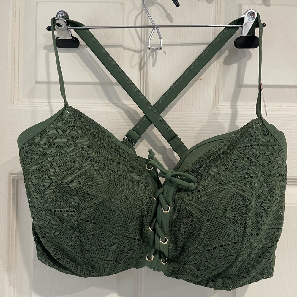 NWT Curvy Kate Swim Top, size 40I